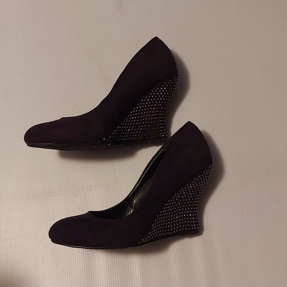 Gorgeous sparkling wedges - Picture 2 of 5